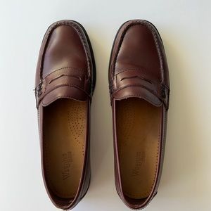 Women's Bass Weejuns loafers - size 10M